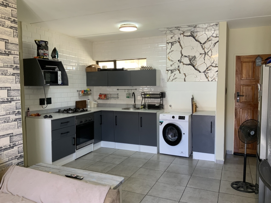1 Bedroom Property for Sale in Parkrand Gauteng