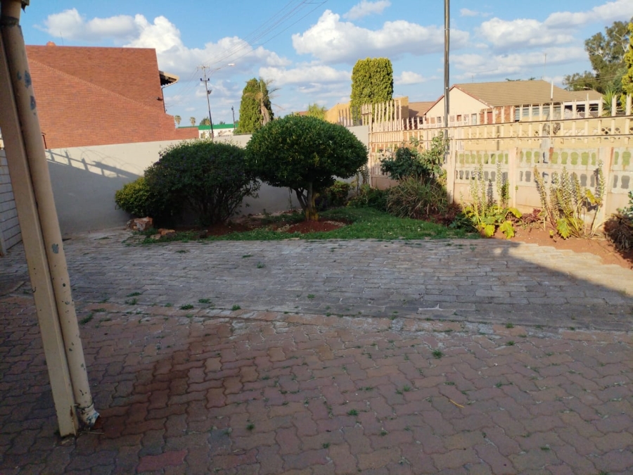 3 Bedroom Property for Sale in Bakerton Gauteng