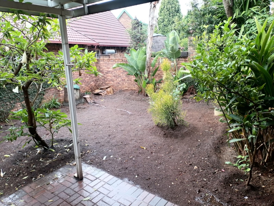 2 Bedroom Property for Sale in Weavind Park Gauteng