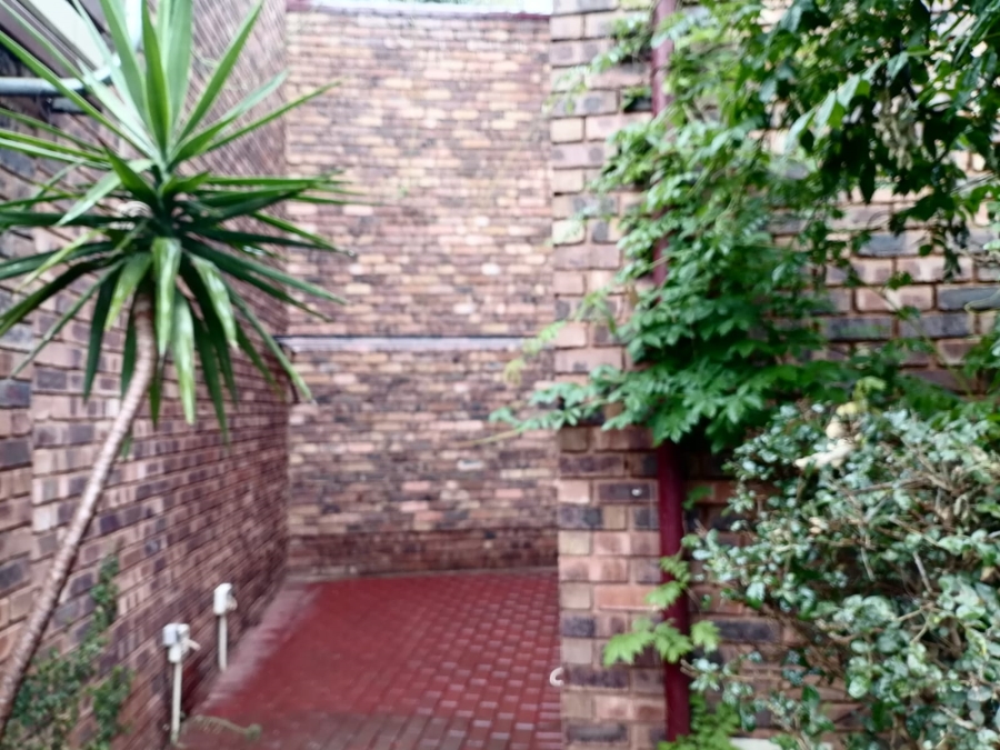 2 Bedroom Property for Sale in Weavind Park Gauteng