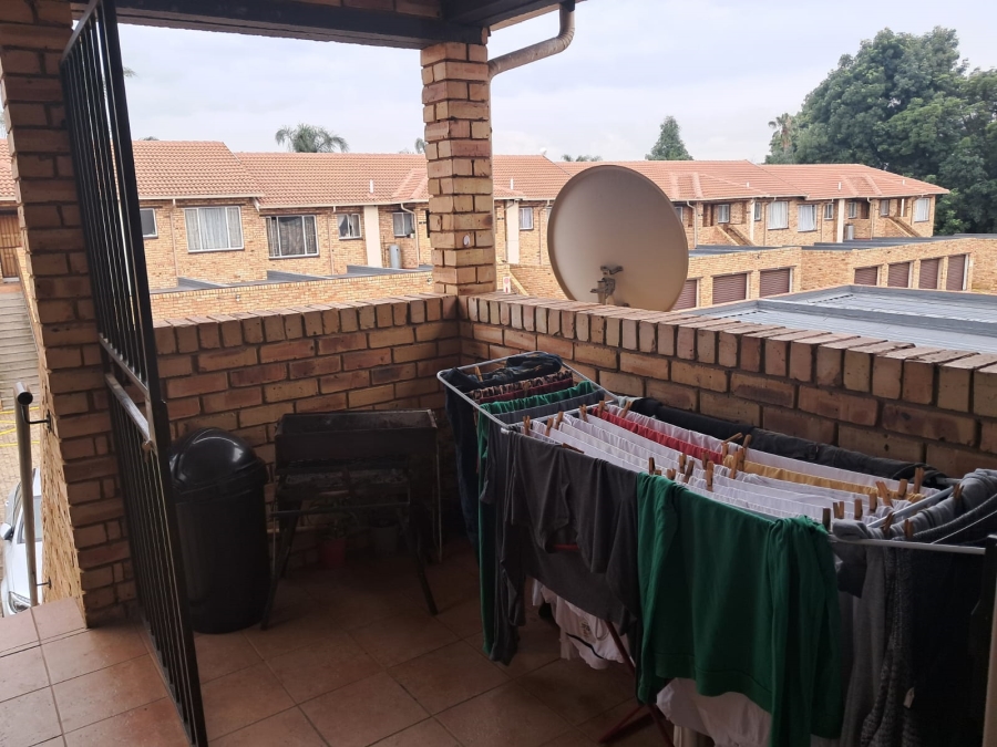 2 Bedroom Property for Sale in Glen Marais Gauteng