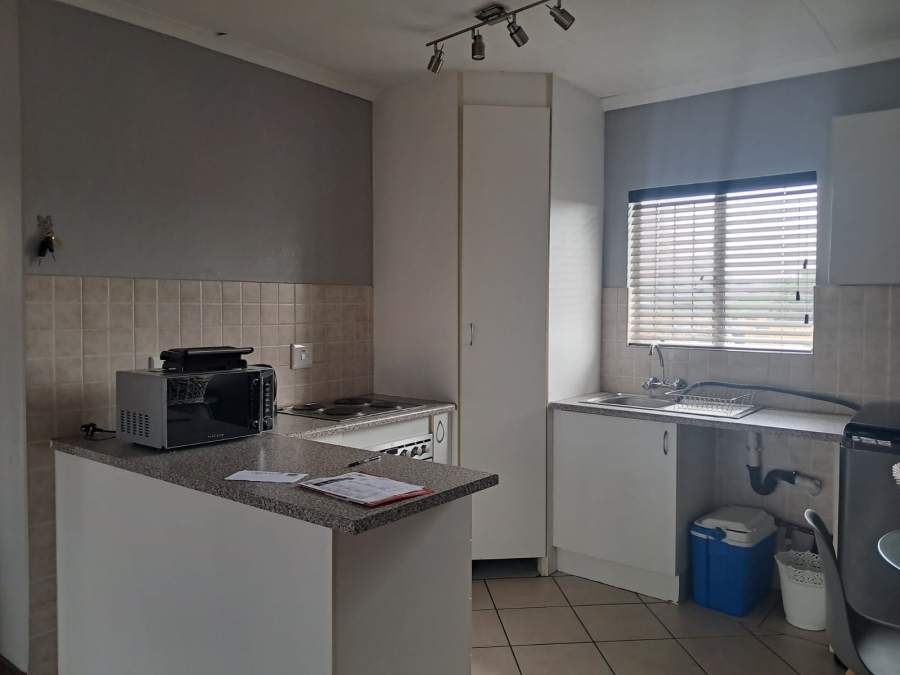 2 Bedroom Property for Sale in Glen Marais Gauteng