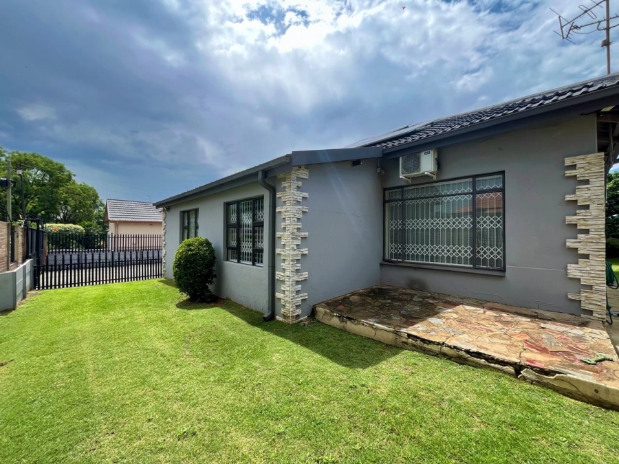 2 Bedroom Property for Sale in Brakpan Central Gauteng
