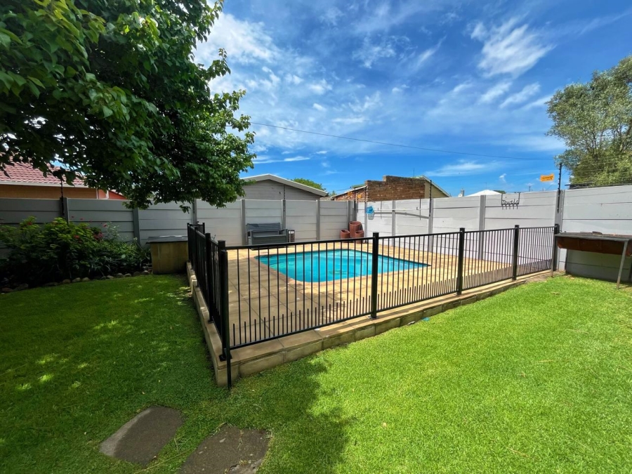 2 Bedroom Property for Sale in Brakpan Central Gauteng