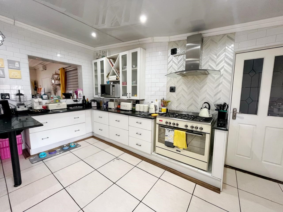 2 Bedroom Property for Sale in Brakpan Central Gauteng