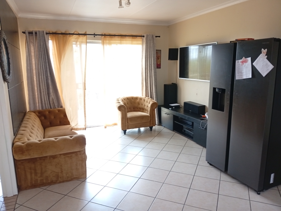 To Let 3 Bedroom Property for Rent in Equestria Gauteng