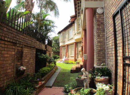 6 Bedroom Property for Sale in Montana Park Gauteng