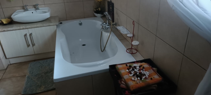 6 Bedroom Property for Sale in Montana Park Gauteng