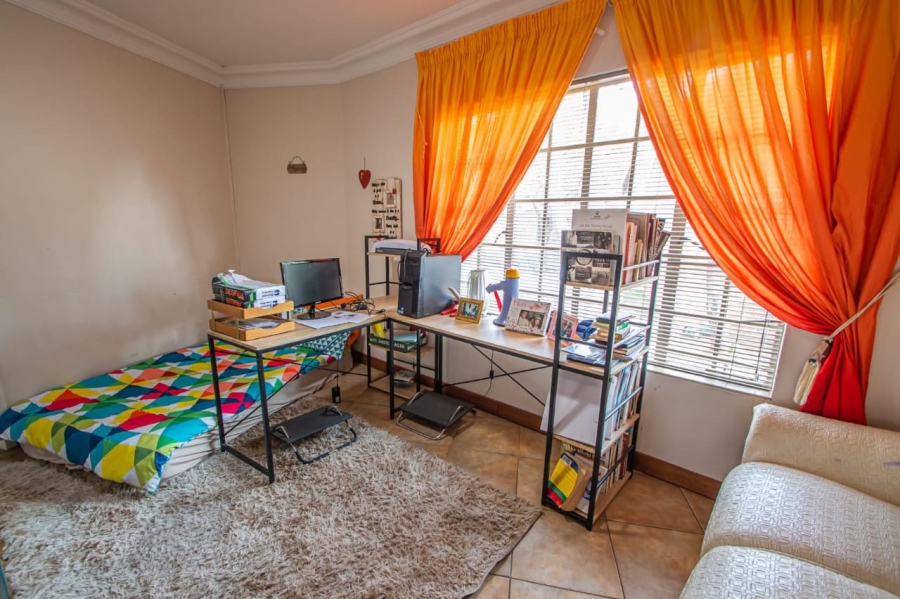 6 Bedroom Property for Sale in Montana Park Gauteng