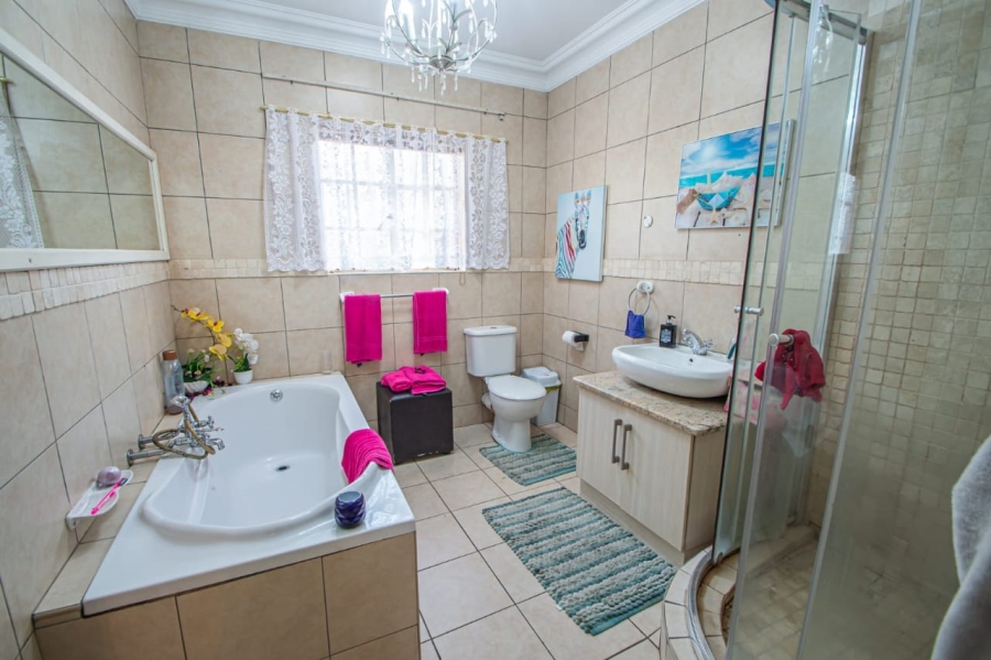 6 Bedroom Property for Sale in Montana Park Gauteng