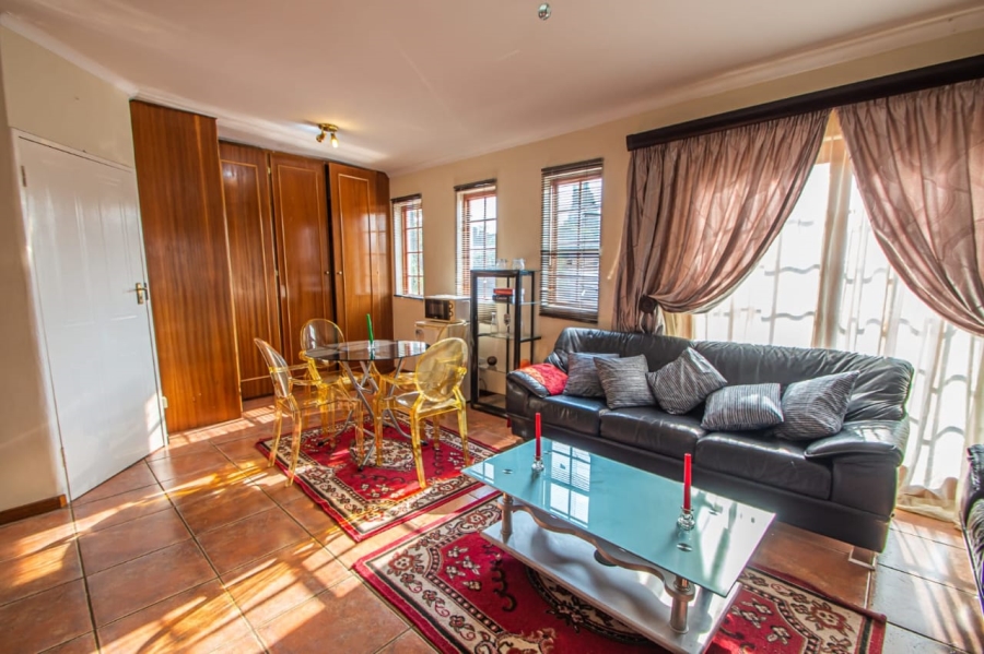 6 Bedroom Property for Sale in Montana Park Gauteng