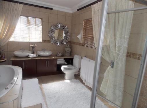 6 Bedroom Property for Sale in Montana Park Gauteng