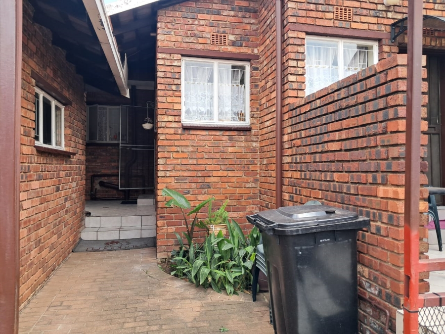 3 Bedroom Property for Sale in Birchleigh Gauteng