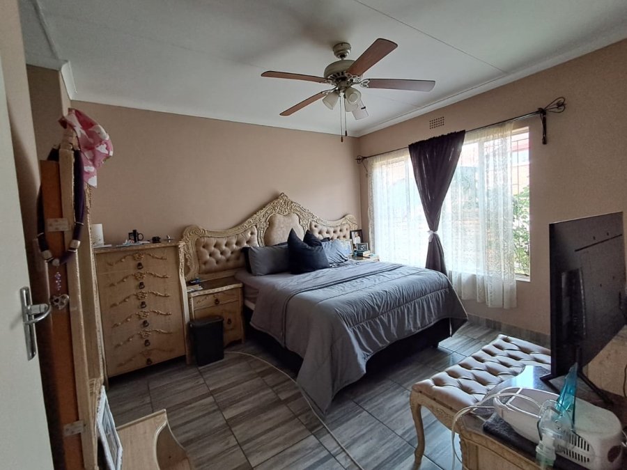 3 Bedroom Property for Sale in Birchleigh Gauteng