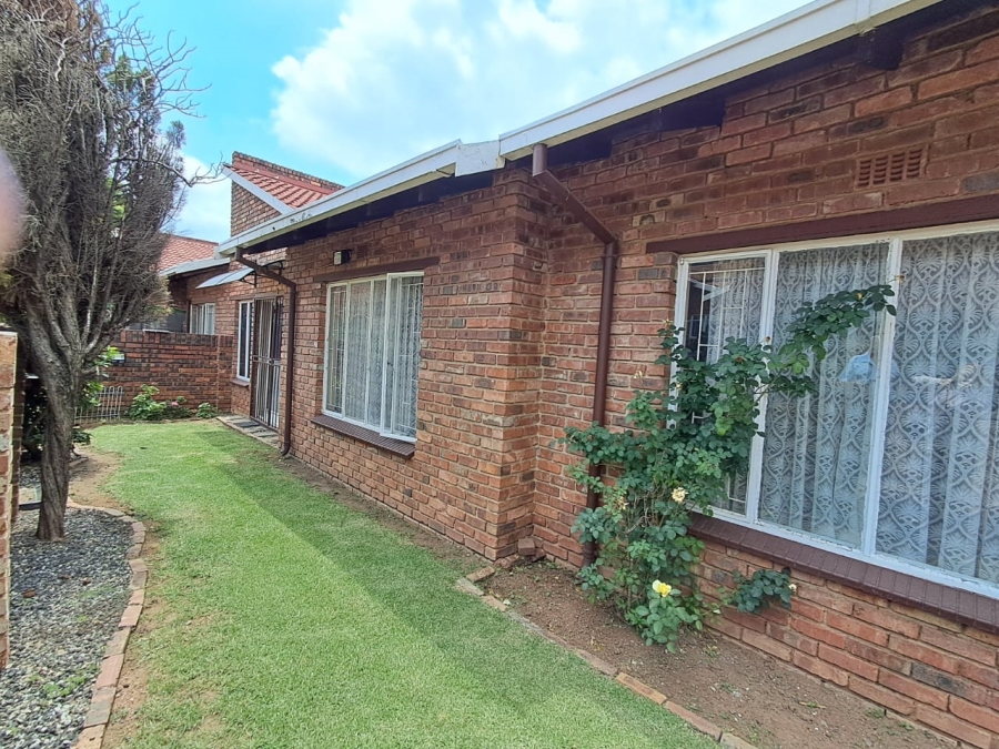 3 Bedroom Property for Sale in Birchleigh Gauteng