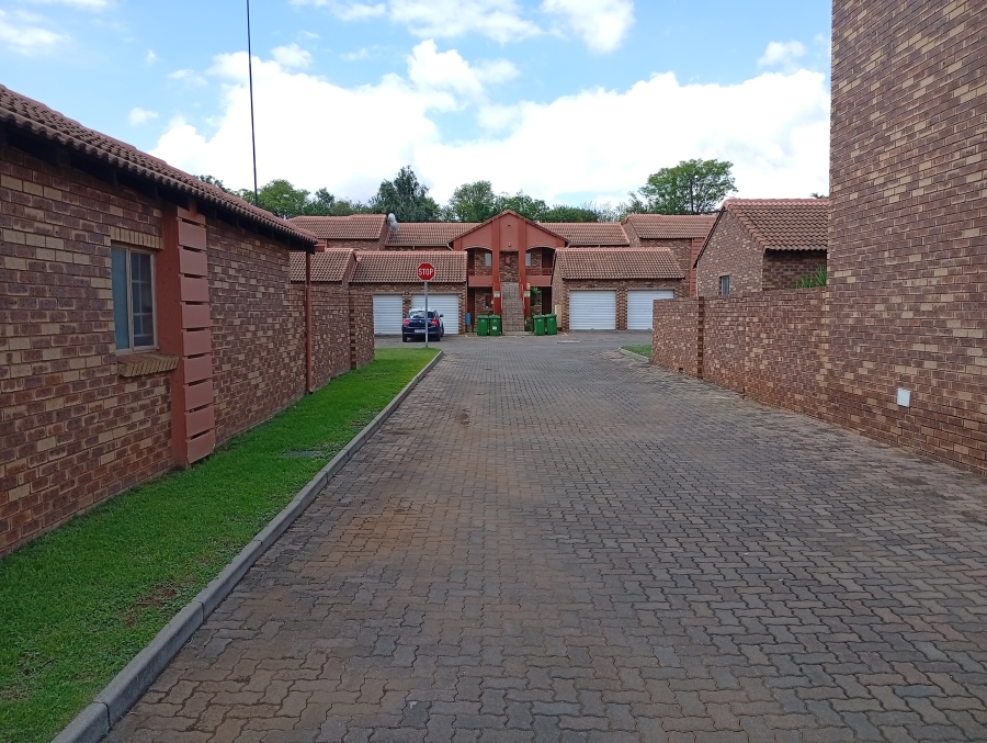 2 Bedroom Property for Sale in Equestria Gauteng