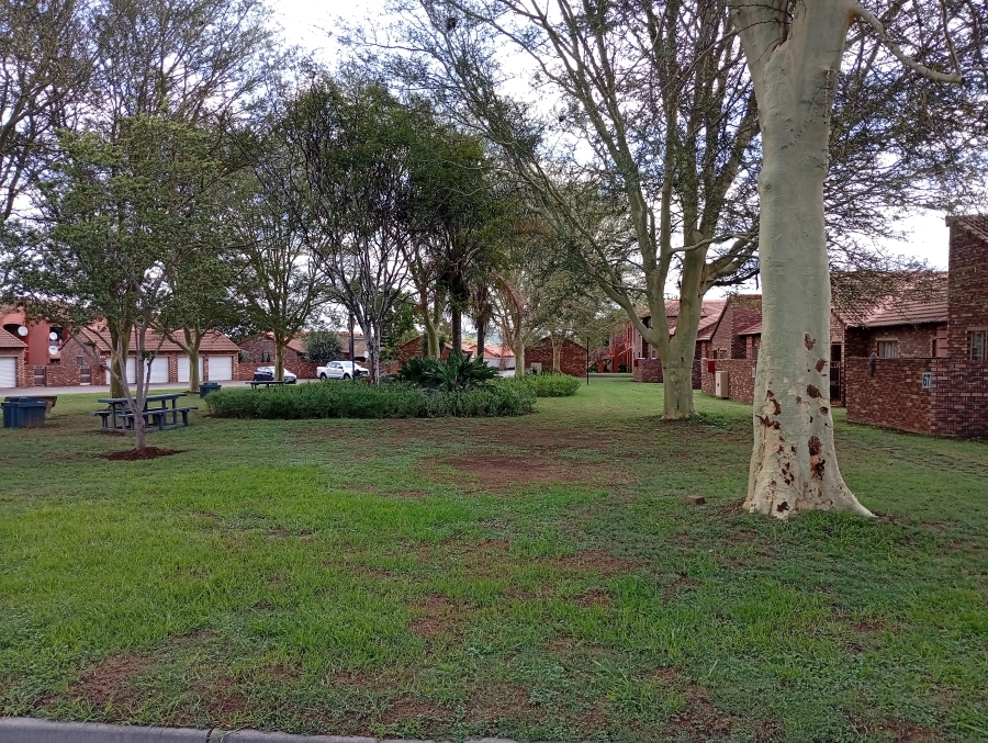 2 Bedroom Property for Sale in Equestria Gauteng