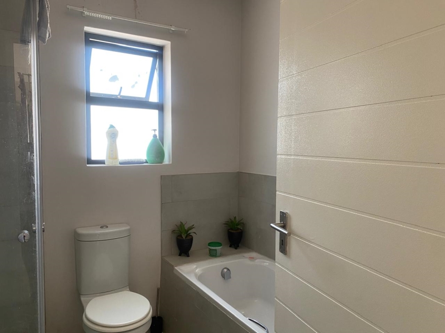 To Let 2 Bedroom Property for Rent in Paradiso Gauteng