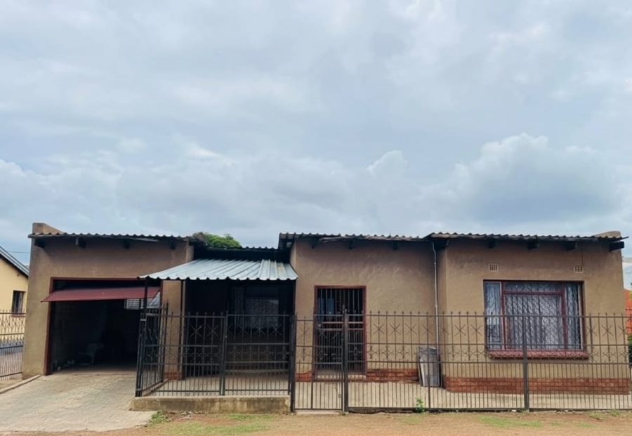 5 Bedroom Property for Sale in Soshanguve G Gauteng
