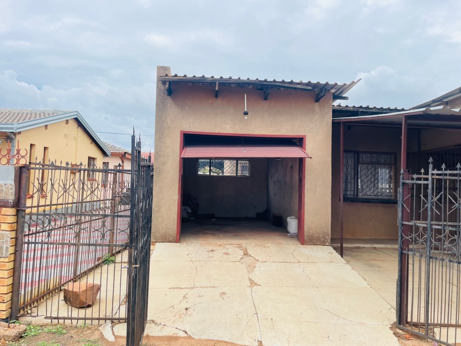 5 Bedroom Property for Sale in Soshanguve G Gauteng