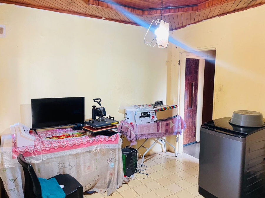 5 Bedroom Property for Sale in Soshanguve G Gauteng