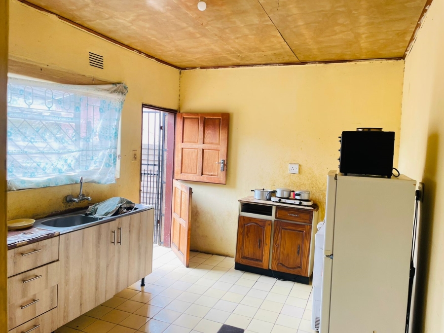 5 Bedroom Property for Sale in Soshanguve G Gauteng