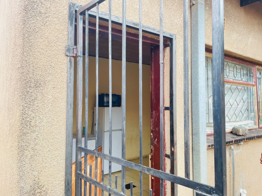 5 Bedroom Property for Sale in Soshanguve G Gauteng