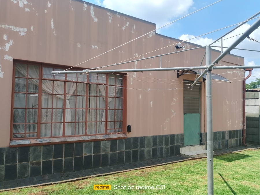 6 Bedroom Property for Sale in Van Dyk Park Gauteng