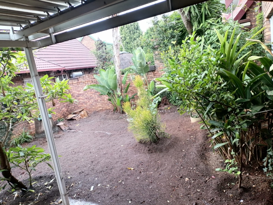 2 Bedroom Property for Sale in Weavind Park Gauteng