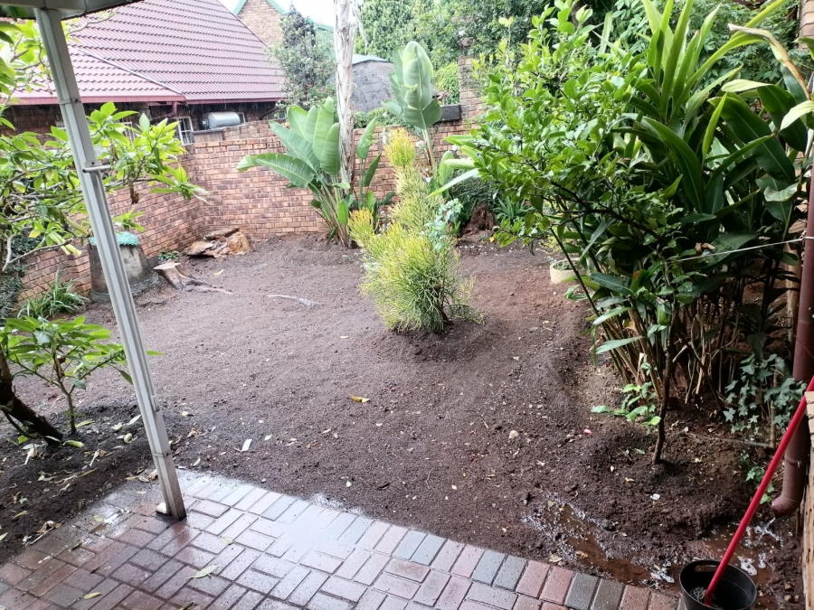 2 Bedroom Property for Sale in Weavind Park Gauteng