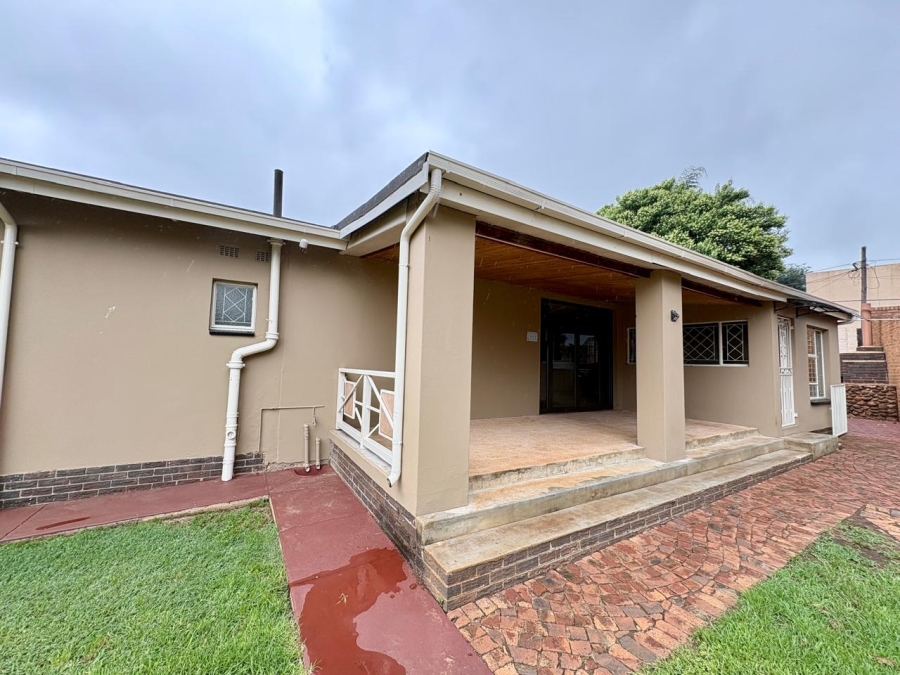 3 Bedroom Property for Sale in Sonneveld Gauteng