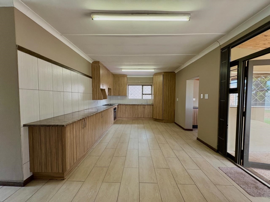 3 Bedroom Property for Sale in Sonneveld Gauteng