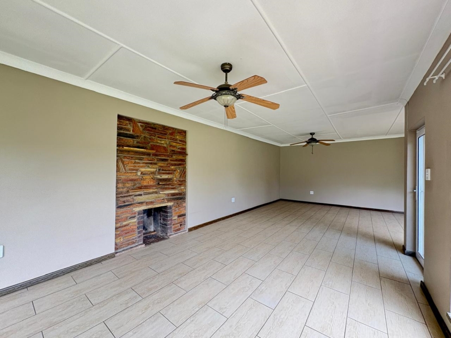 3 Bedroom Property for Sale in Sonneveld Gauteng