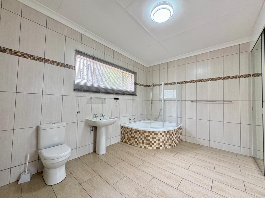 3 Bedroom Property for Sale in Sonneveld Gauteng