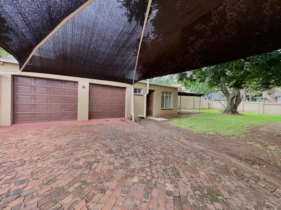 3 Bedroom Property for Sale in Sonneveld Gauteng