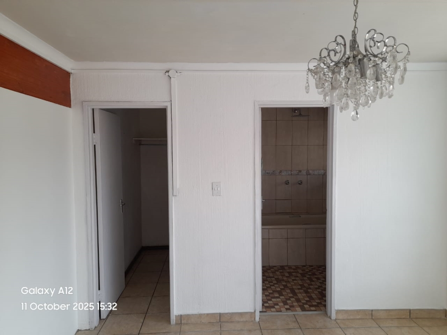 1 Bedroom Property for Sale in Dalpark Gauteng