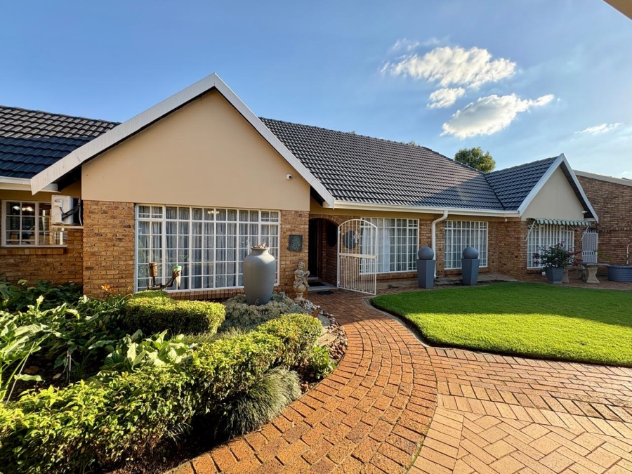 4 Bedroom Property for Sale in Sunward Park Gauteng