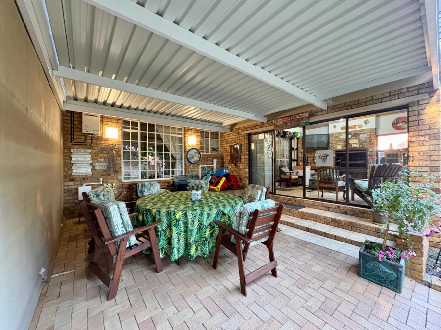 4 Bedroom Property for Sale in Sunward Park Gauteng