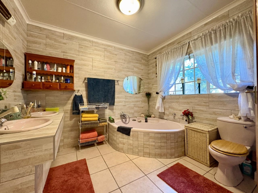 4 Bedroom Property for Sale in Sunward Park Gauteng