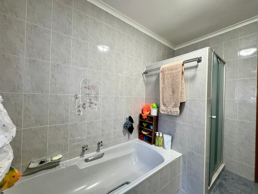 4 Bedroom Property for Sale in Sunward Park Gauteng