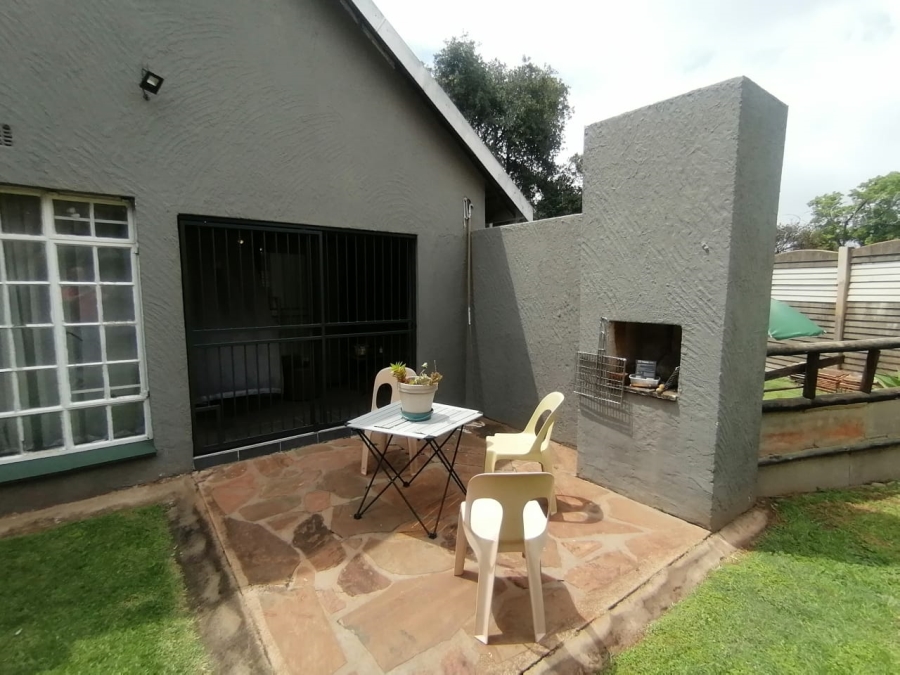 3 Bedroom Property for Sale in Birchleigh Gauteng