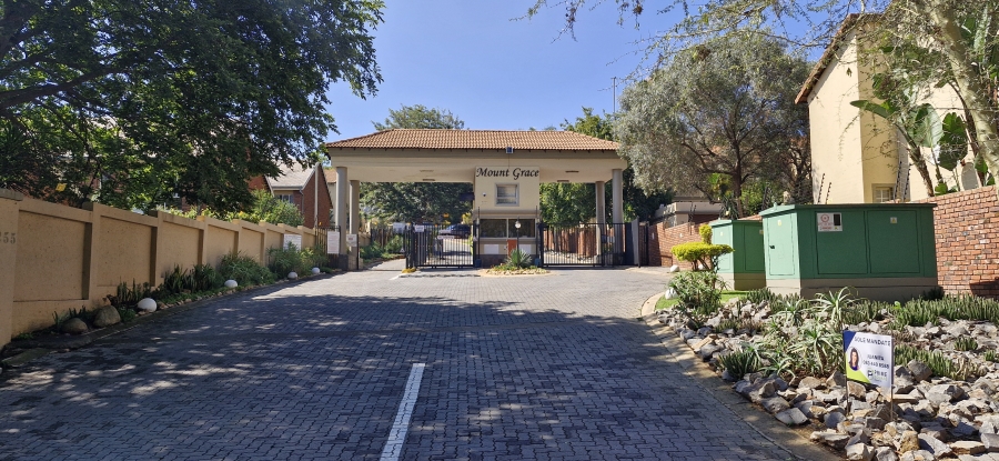 2 Bedroom Property for Sale in La Montagne Gauteng