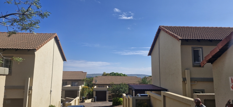 2 Bedroom Property for Sale in La Montagne Gauteng