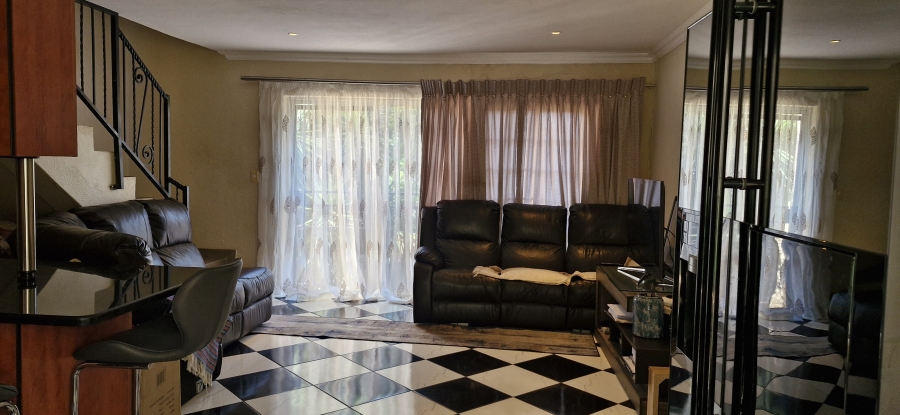 2 Bedroom Property for Sale in La Montagne Gauteng