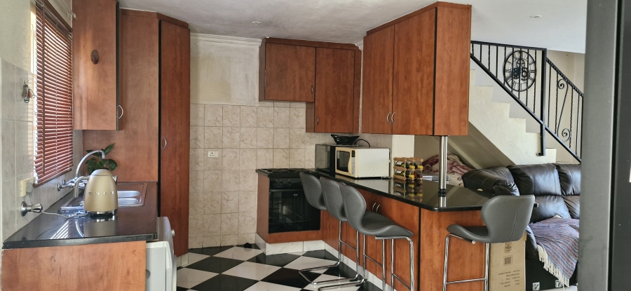 2 Bedroom Property for Sale in La Montagne Gauteng