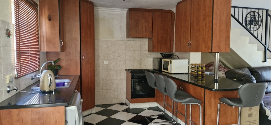 2 Bedroom Property for Sale in La Montagne Gauteng