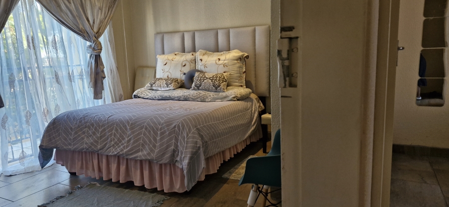 2 Bedroom Property for Sale in La Montagne Gauteng