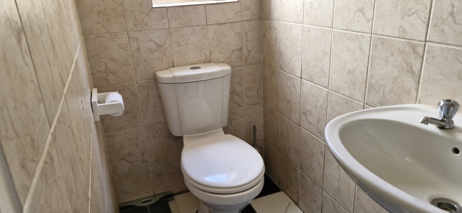 2 Bedroom Property for Sale in La Montagne Gauteng