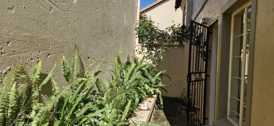 2 Bedroom Property for Sale in La Montagne Gauteng