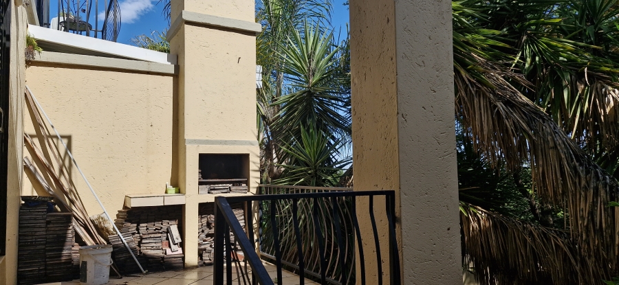 2 Bedroom Property for Sale in La Montagne Gauteng